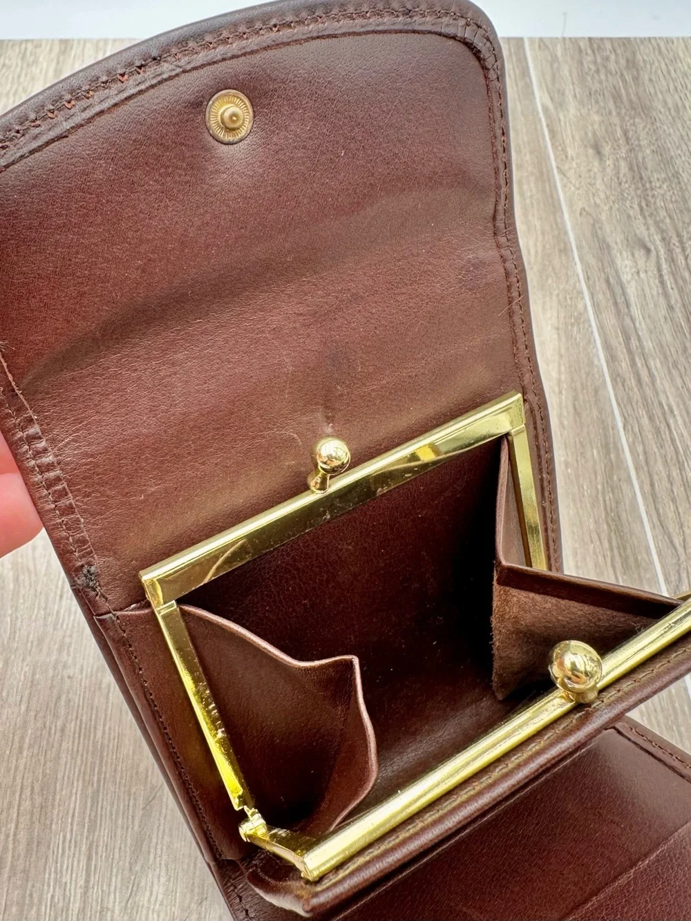 Vintage COACH Brown Leather Trifold Kiss-Lock Wallet Coin Purse 1995